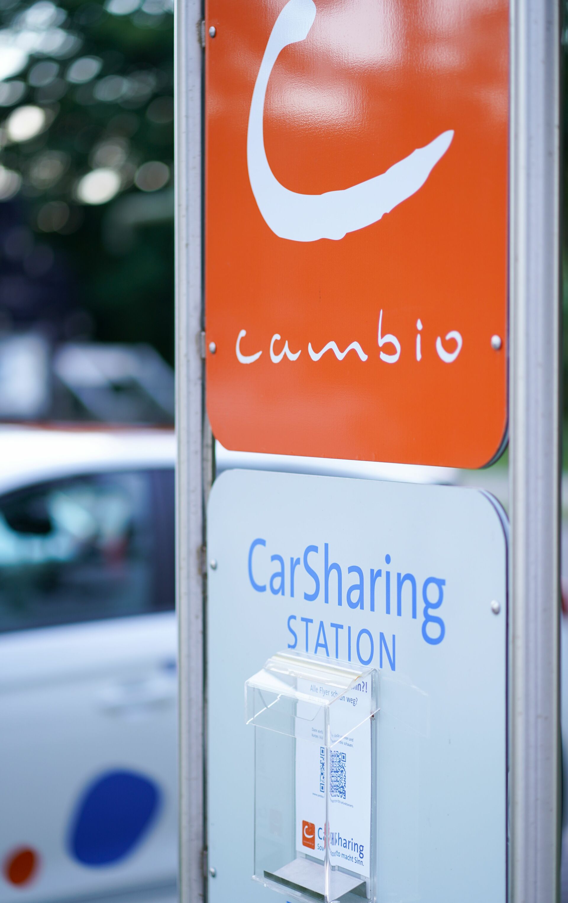 Das Schild einer CarSharing-Station von cambio