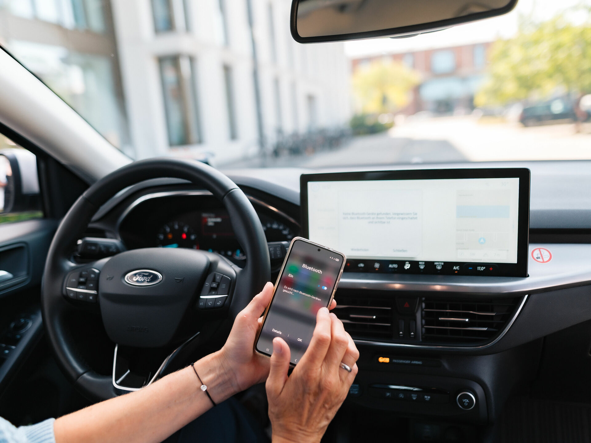 Smartphone im cambio-Auto: So bleiben Ihre Daten geschützt